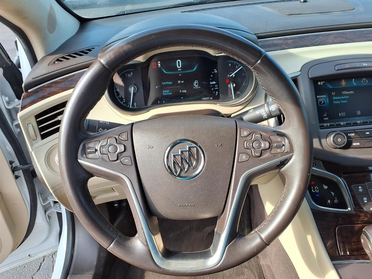 Buick LaCrosse 4dr Sdn Leather FWD 2015