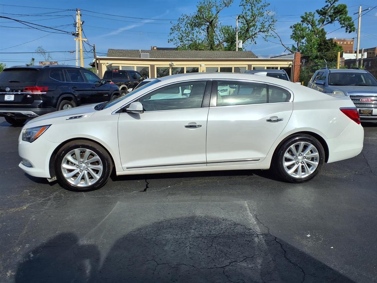 Buick LaCrosse 4dr Sdn Leather FWD 2015