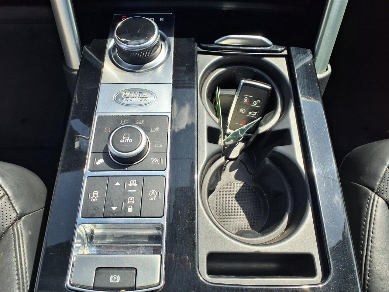 Land Rover Discovery photo 9