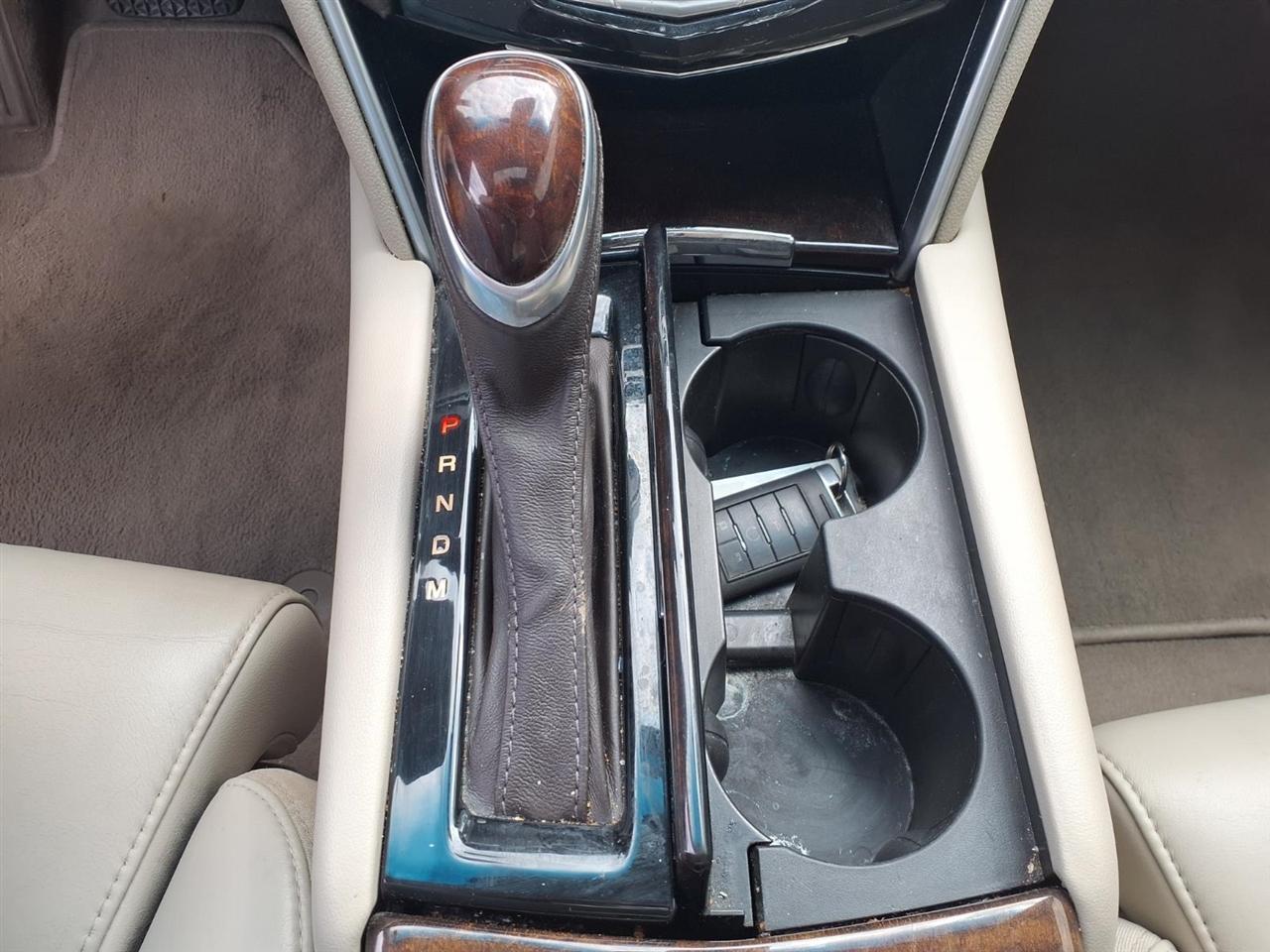 Cadillac XTS 4dr Sdn Premium FWD 2013