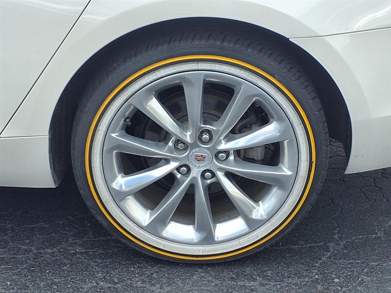 Cadillac XTS 4dr Sdn Premium FWD 2013