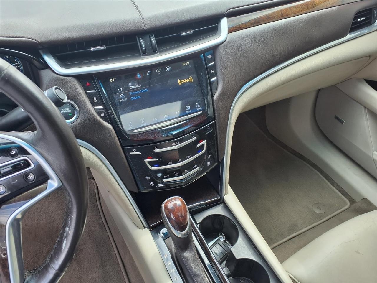 Cadillac XTS 4dr Sdn Premium FWD 2013