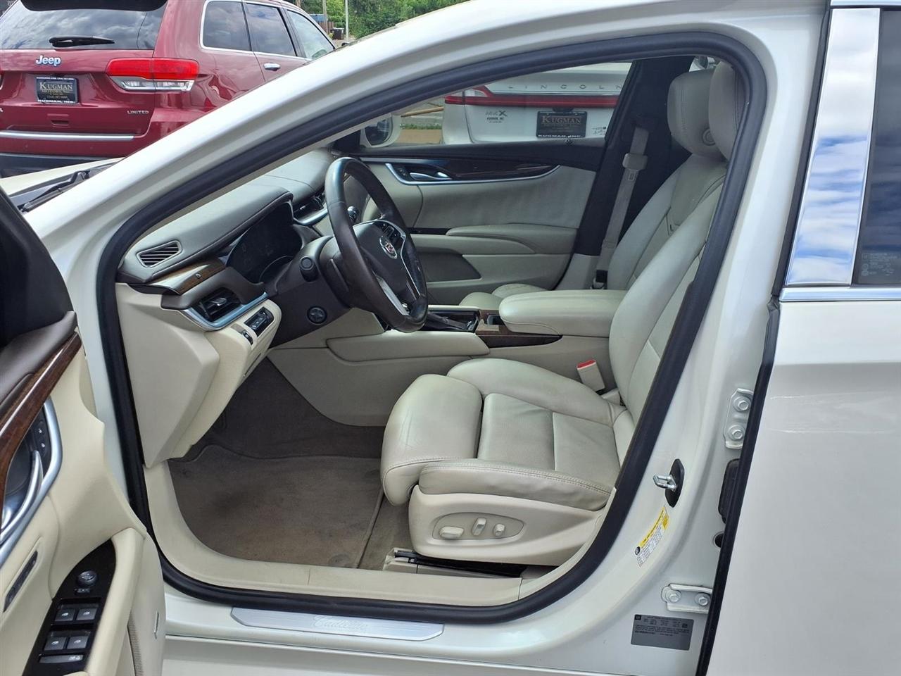 Cadillac XTS 4dr Sdn Premium FWD 2013