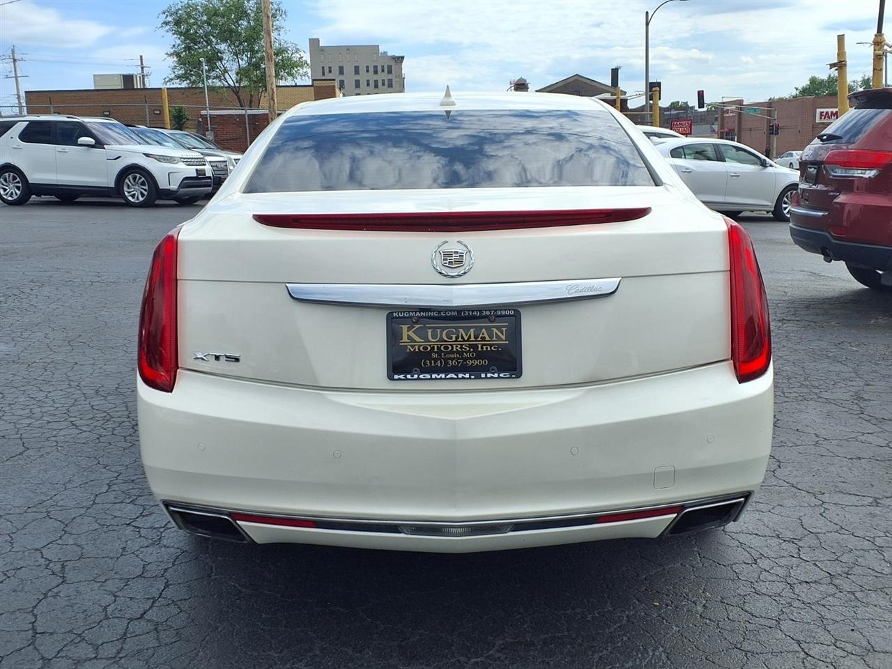 Cadillac XTS 4dr Sdn Premium FWD 2013