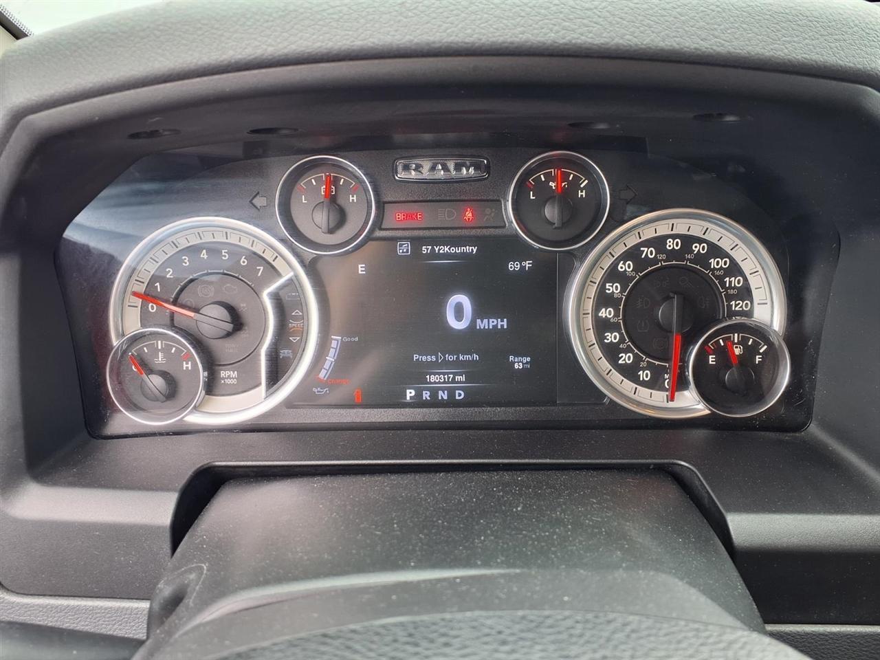 RAM 1500 SLT Crew Cab SWB 4WD 2016