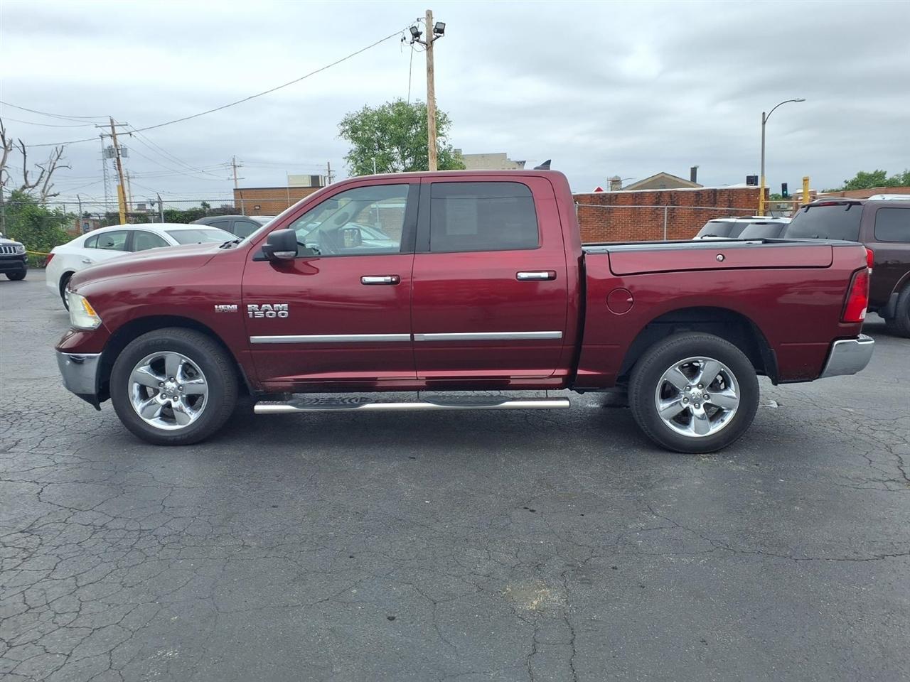 RAM 1500 SLT Crew Cab SWB 4WD 2016