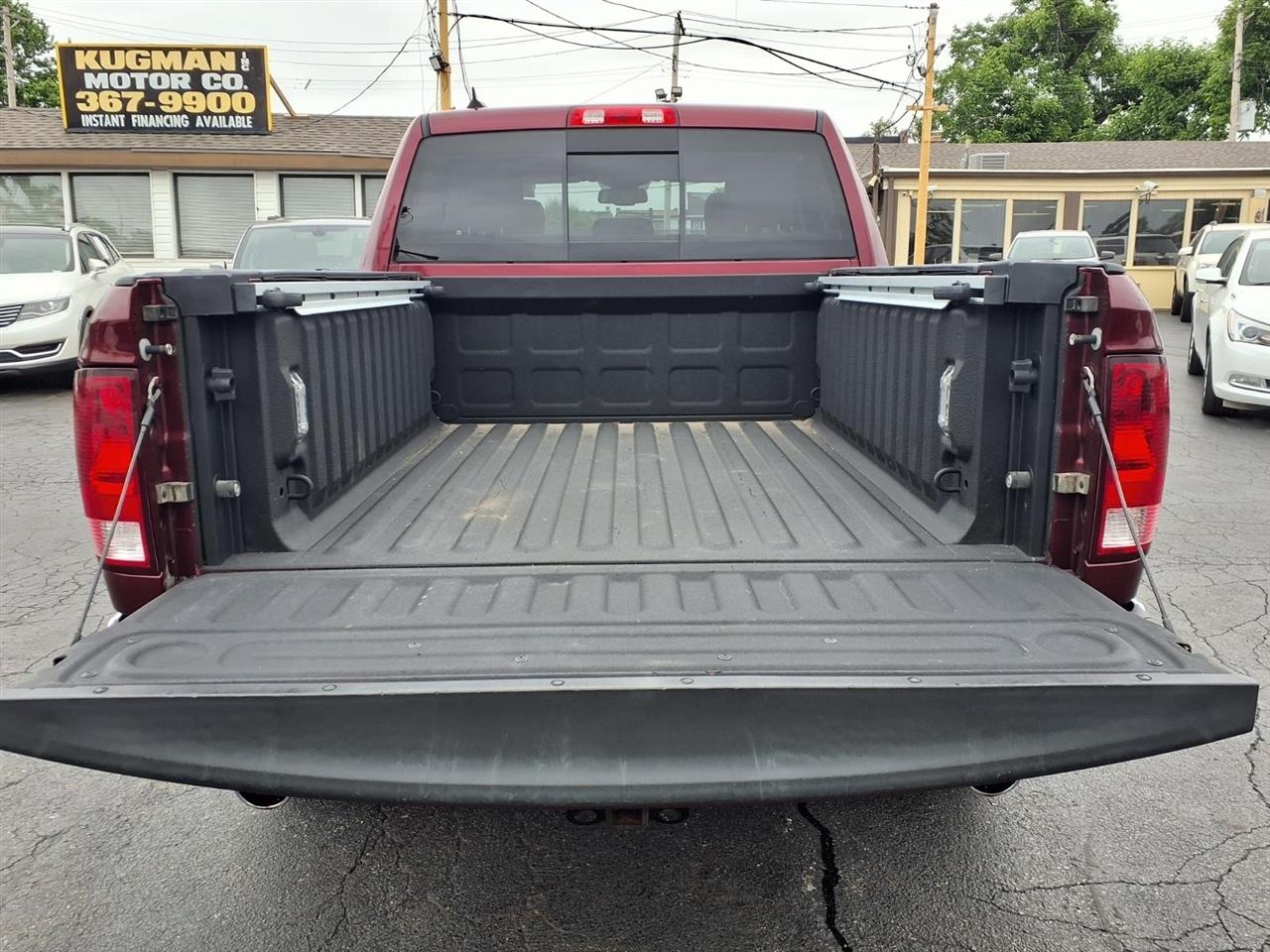 RAM 1500 SLT Crew Cab SWB 4WD 2016