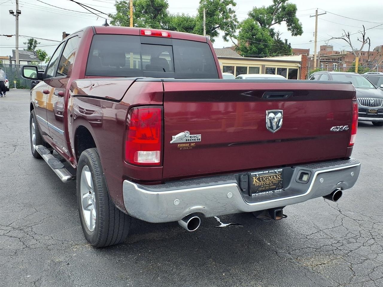 RAM 1500 SLT Crew Cab SWB 4WD 2016