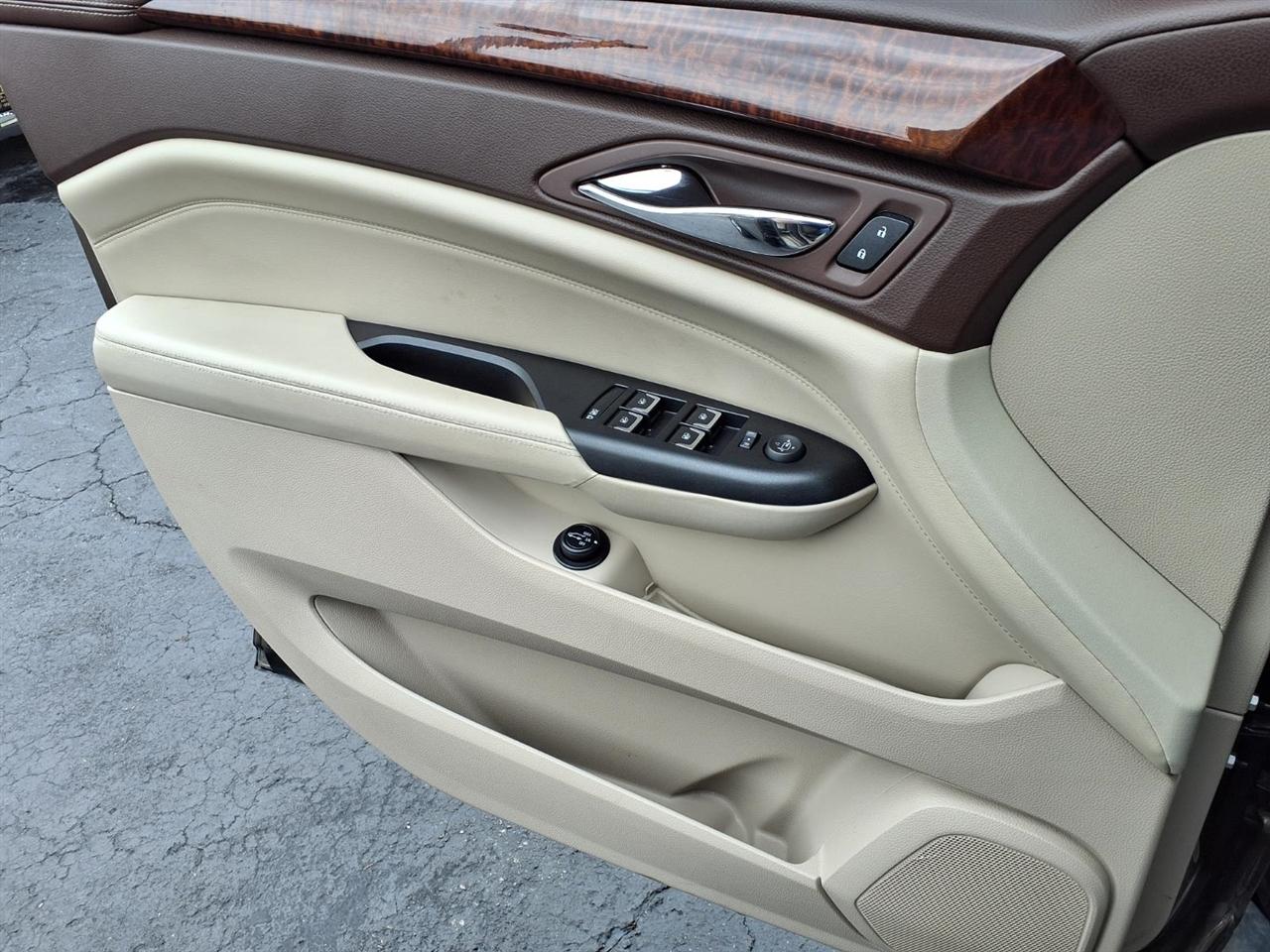 Cadillac SRX Luxury Collection FWD 2016