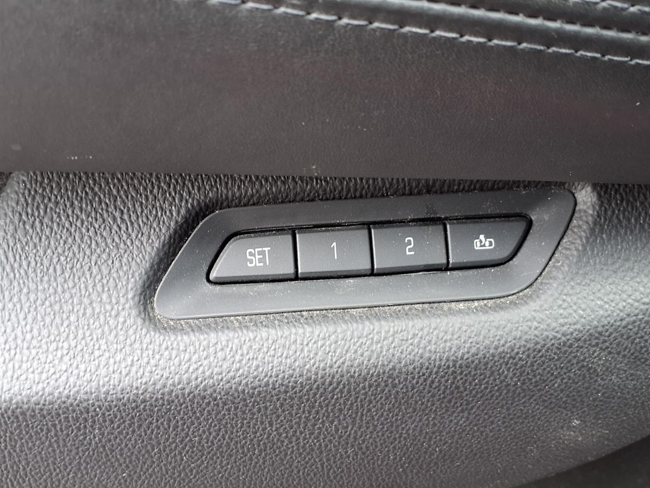 Cadillac Escalade Platinum 4WD 2016