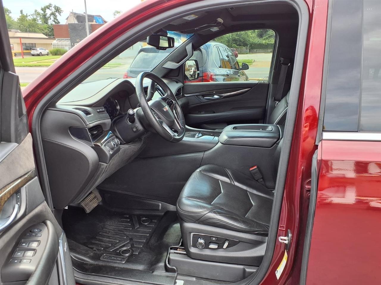 Cadillac Escalade Platinum 4WD 2016