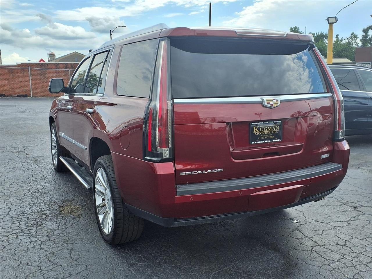 Cadillac Escalade Platinum 4WD 2016