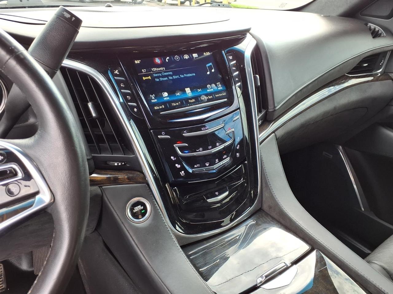 Cadillac Escalade Platinum 4WD 2016