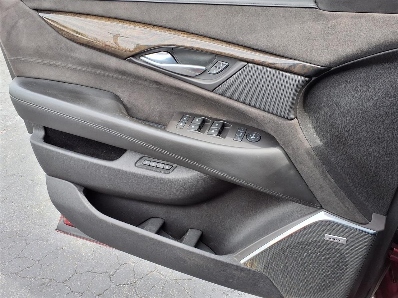 Cadillac Escalade Platinum 4WD 2016