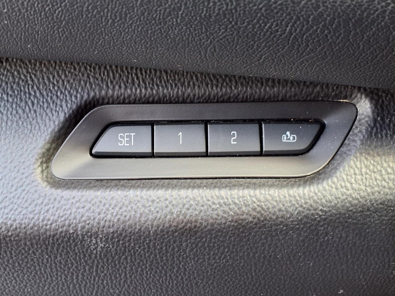 Cadillac Escalade ESV Premium 4WD 2015