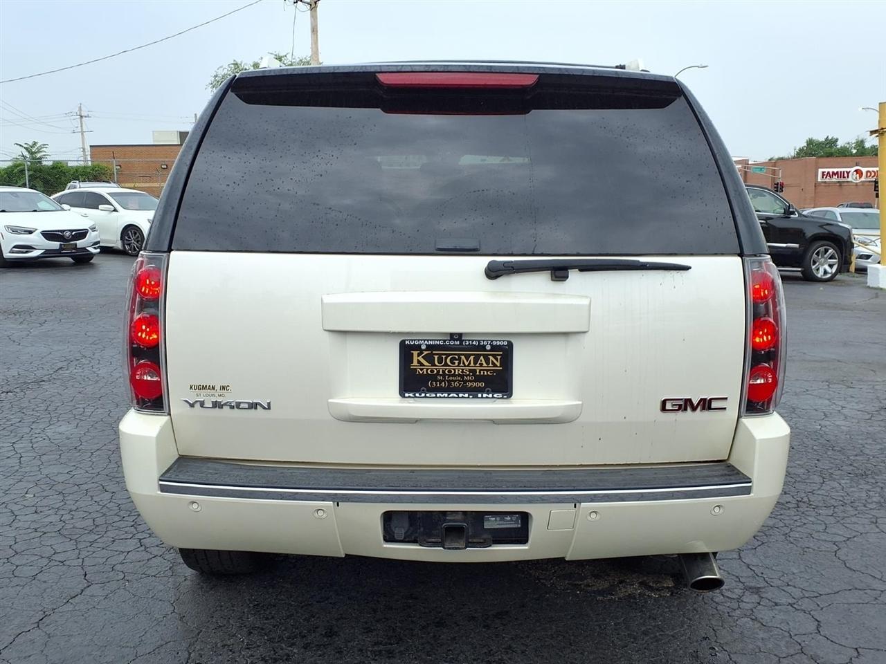 GMC Yukon Denali 4WD 2014