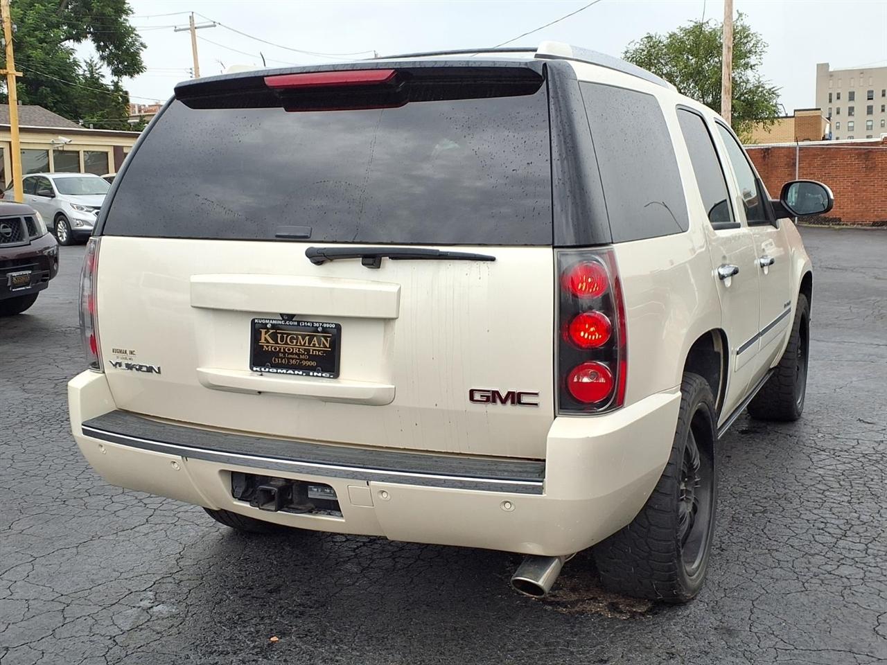 GMC Yukon Denali 4WD 2014