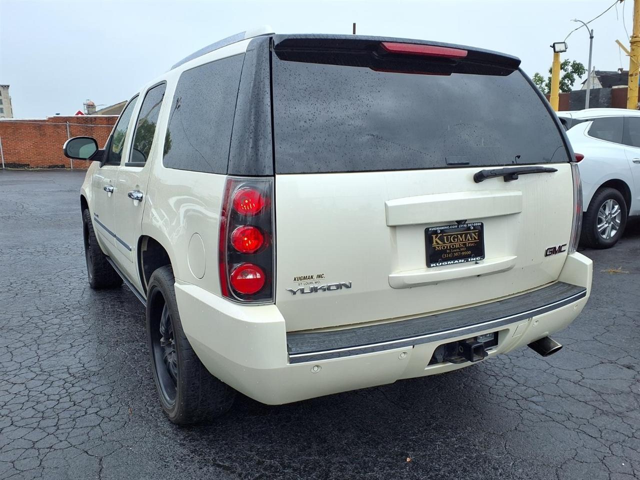 GMC Yukon Denali 4WD 2014