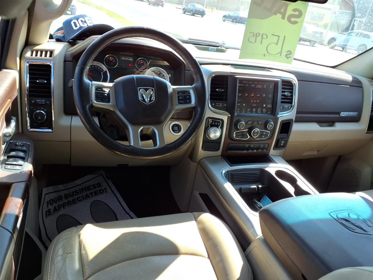 RAM 1500 Laramie Crew Cab SWB 2WD 2016