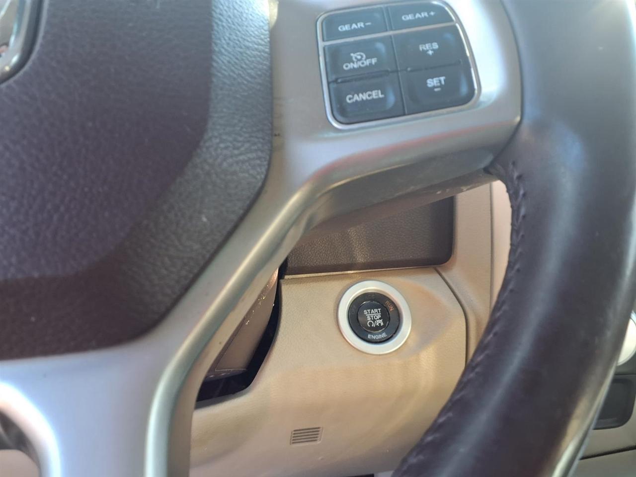 RAM 1500 Laramie Crew Cab SWB 2WD 2016