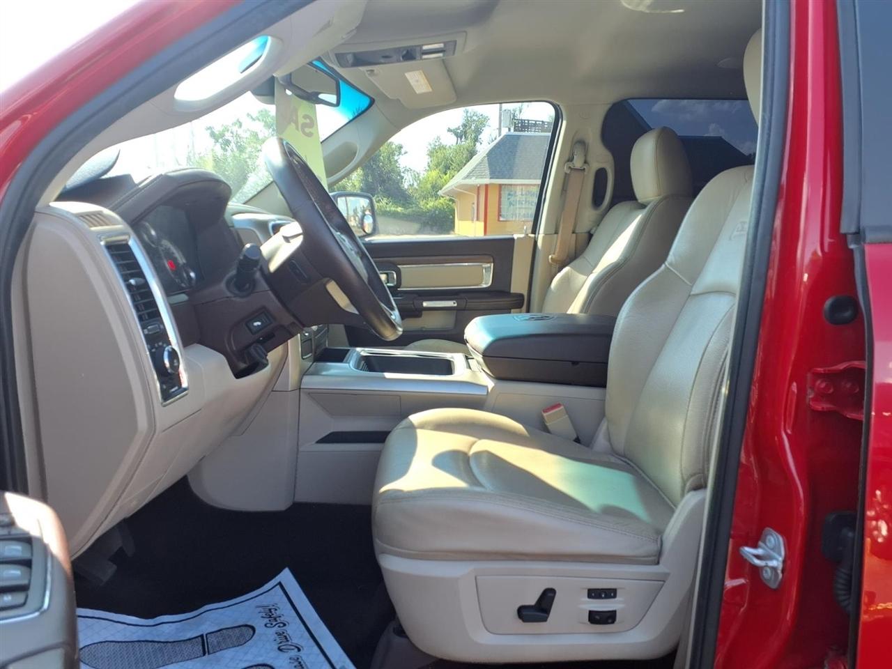 RAM 1500 Laramie Crew Cab SWB 2WD 2016