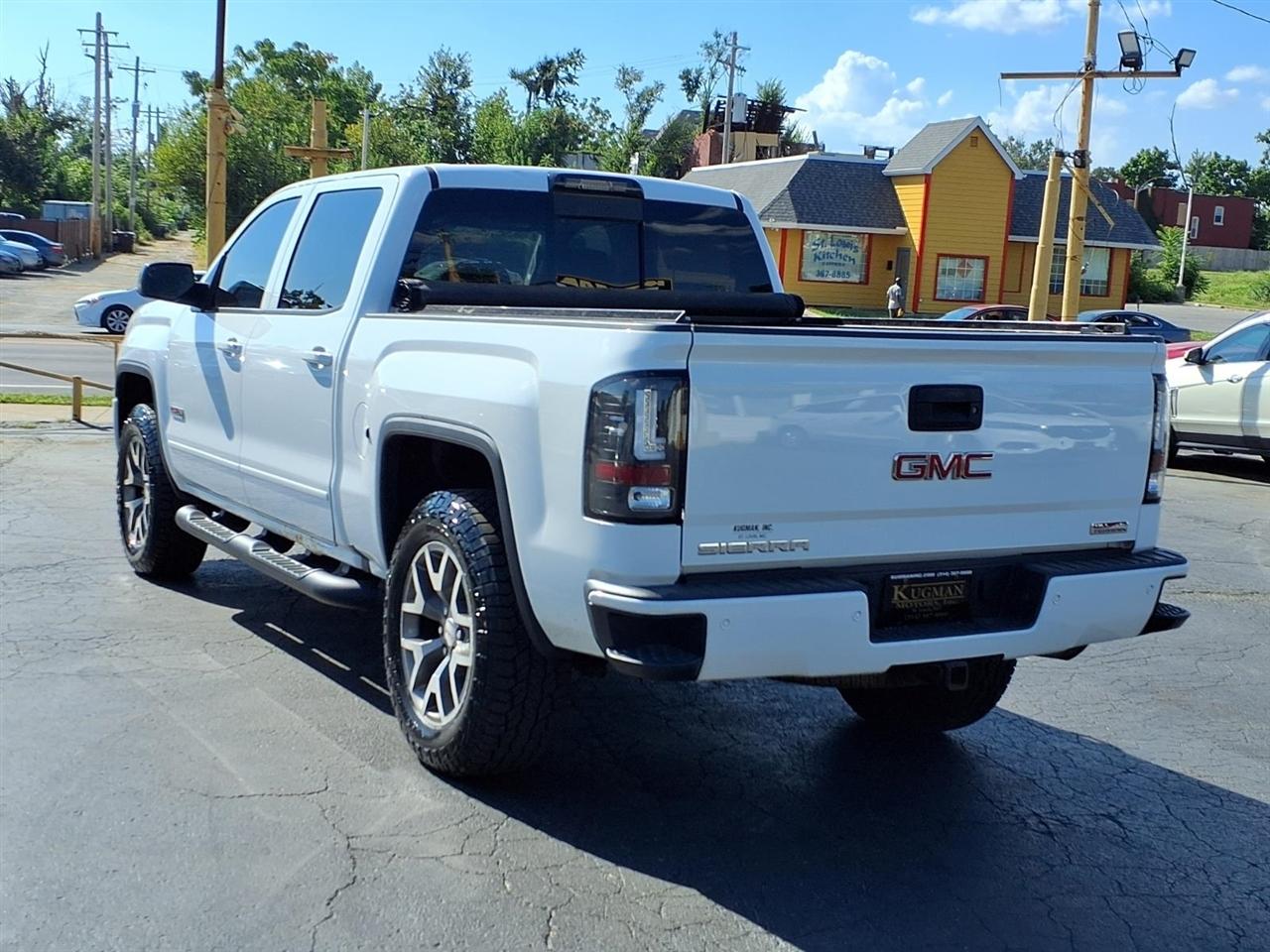 GMC Sierra 1500 SLT Crew Cab Long Box 4WD 2017