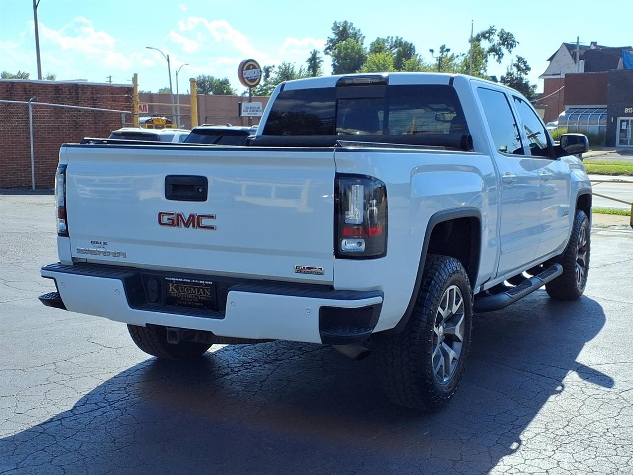 GMC Sierra 1500 SLT Crew Cab Long Box 4WD 2017