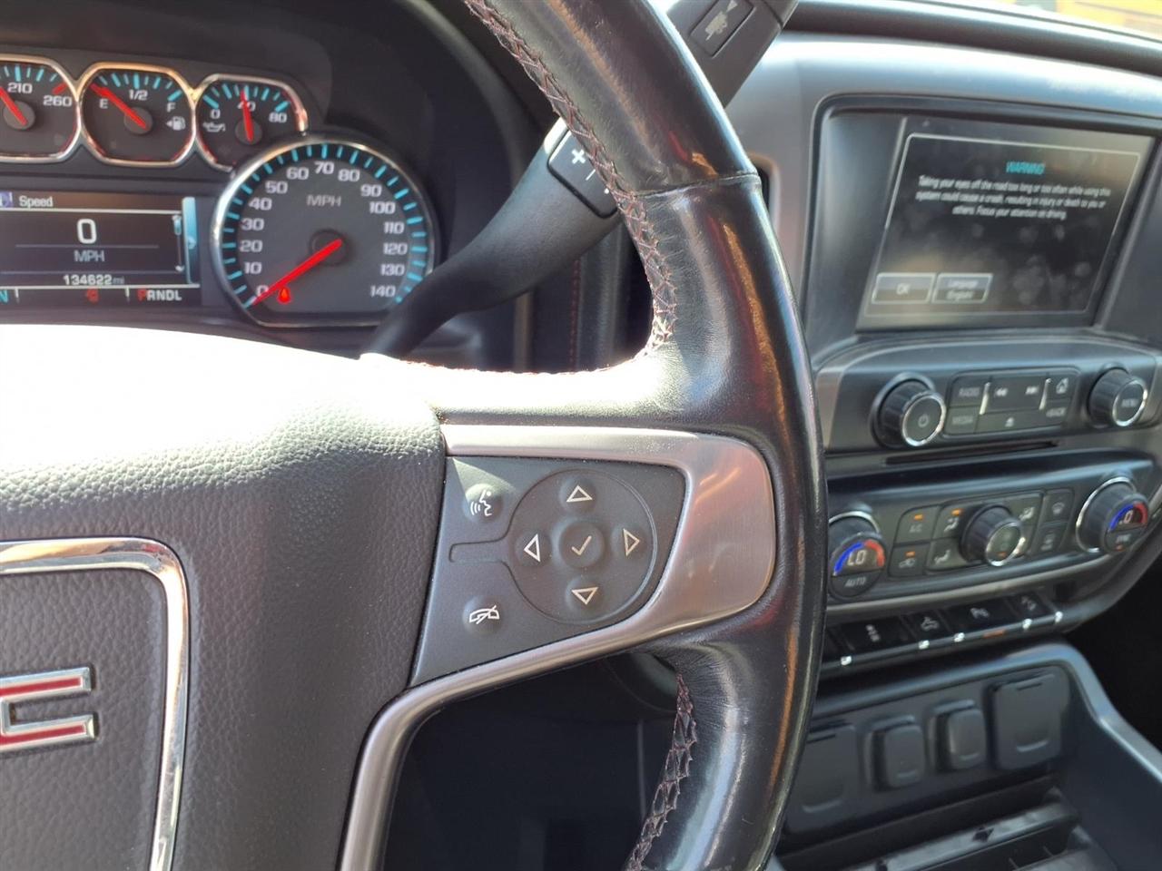 GMC Sierra 1500 SLT Crew Cab Long Box 4WD 2017