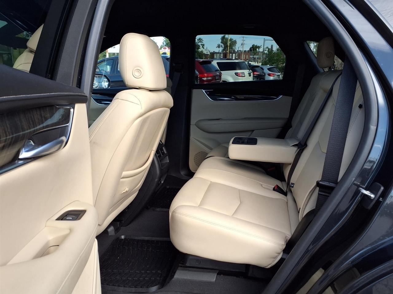 Cadillac XT5 Base AWD 2019