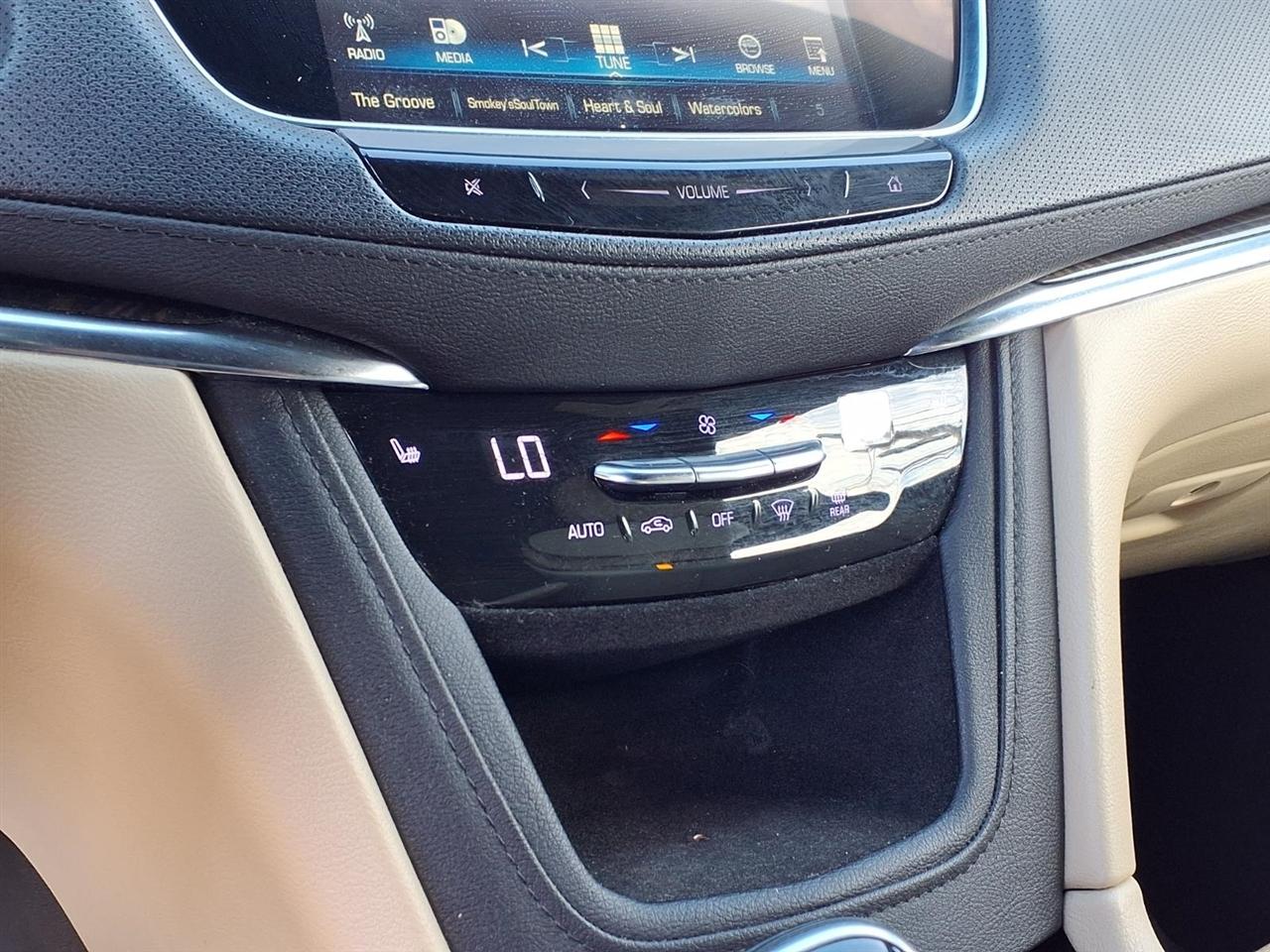 Cadillac XT5 photo 9