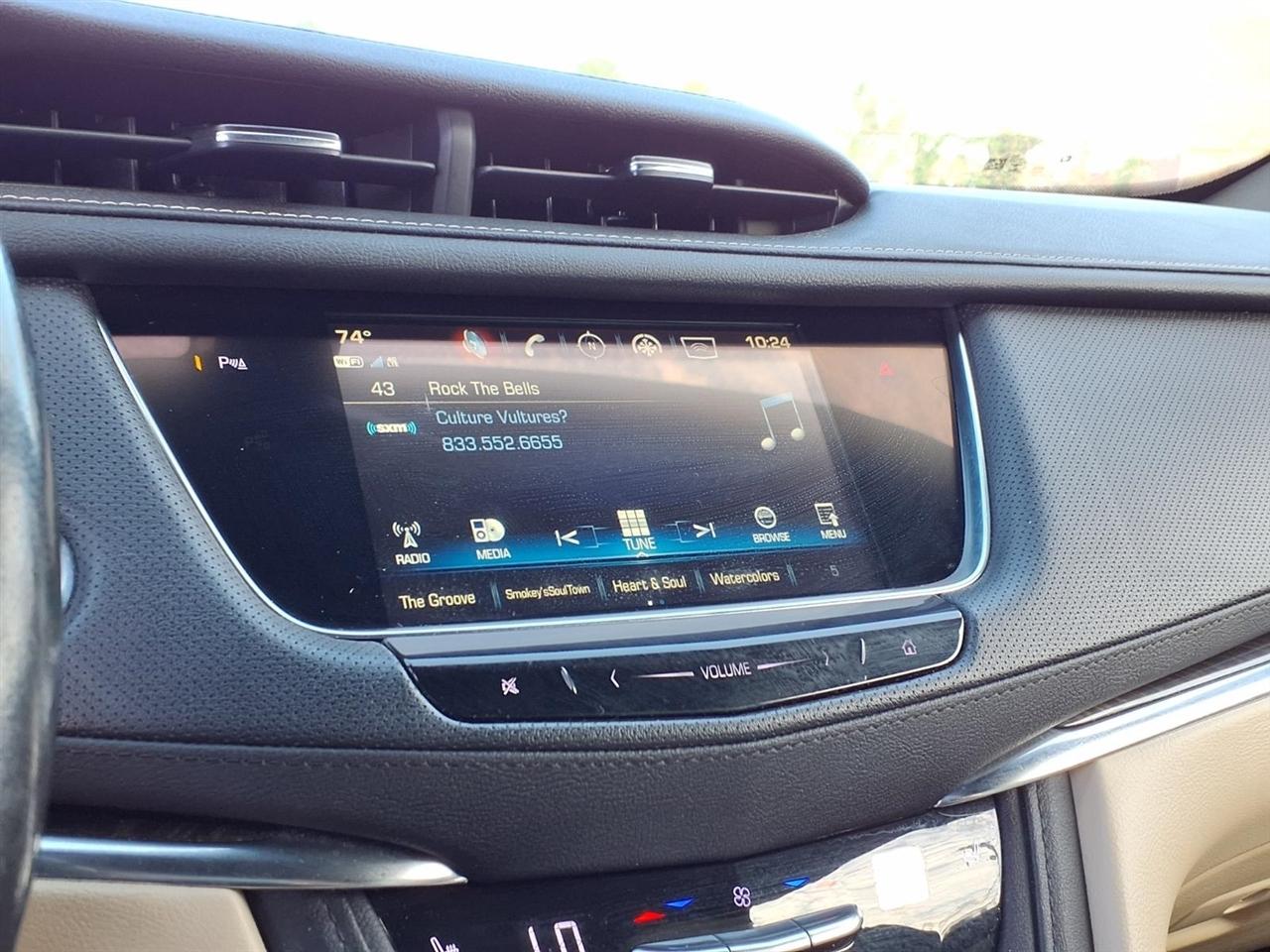 Cadillac XT5 photo 10