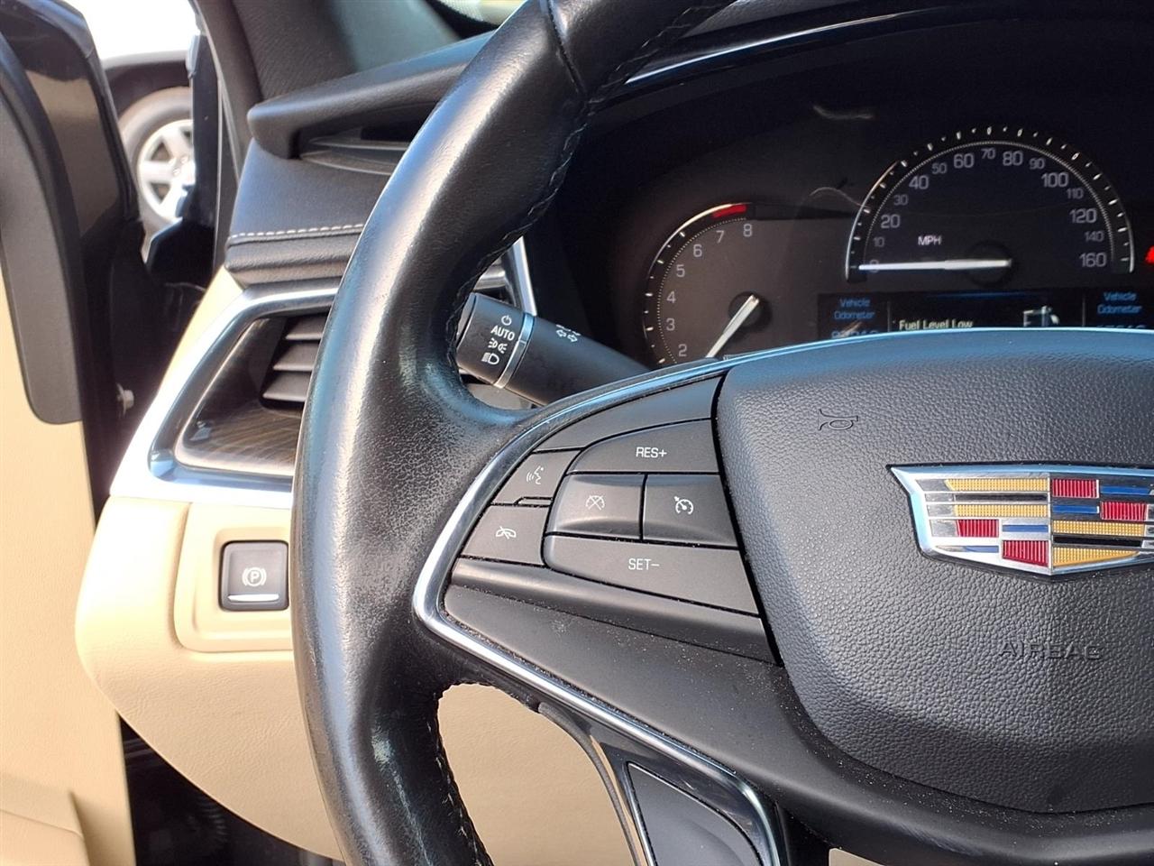 Cadillac XT5 photo 13