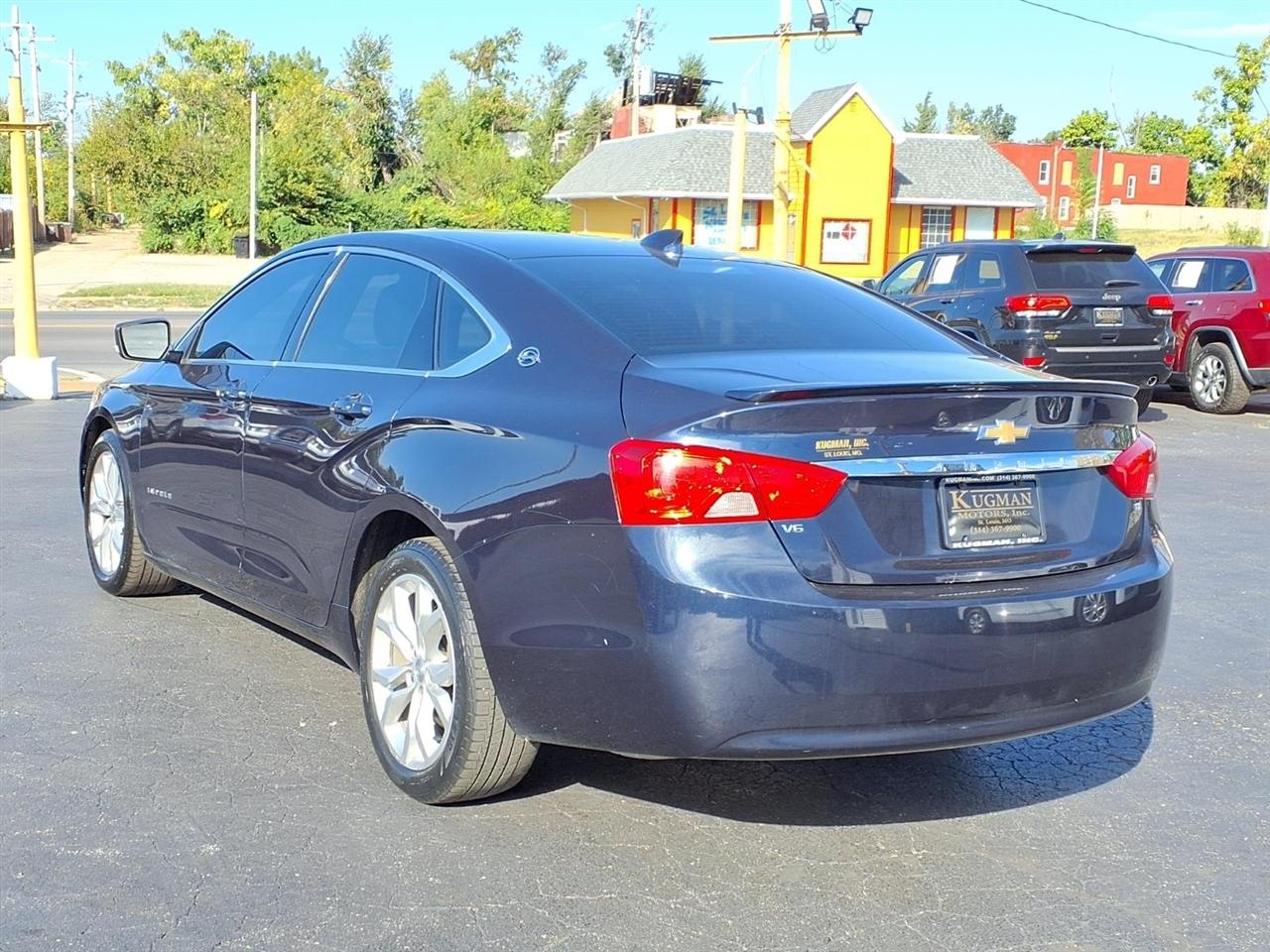 Chevrolet Impala photo 2