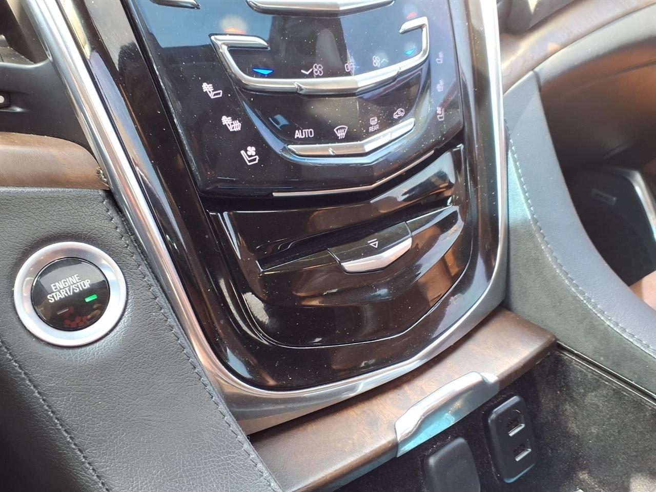 Cadillac Escalade Premium 4WD 2016