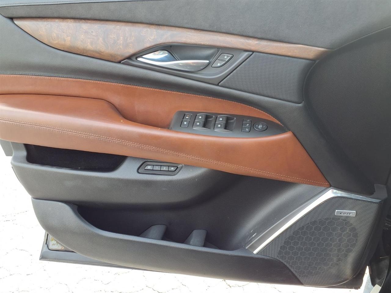 Cadillac Escalade Premium 4WD 2016