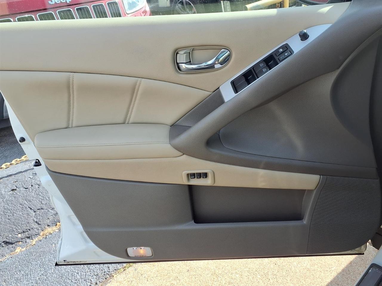 Nissan Murano SV 2012