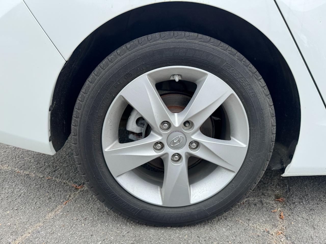 Hyundai Elantra GLS A/T 2012