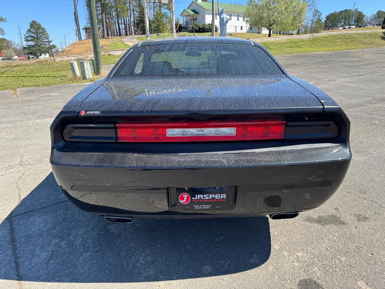 Dodge Challenger SE 2011