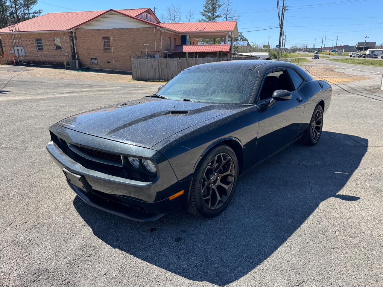 Dodge Challenger SE 2011