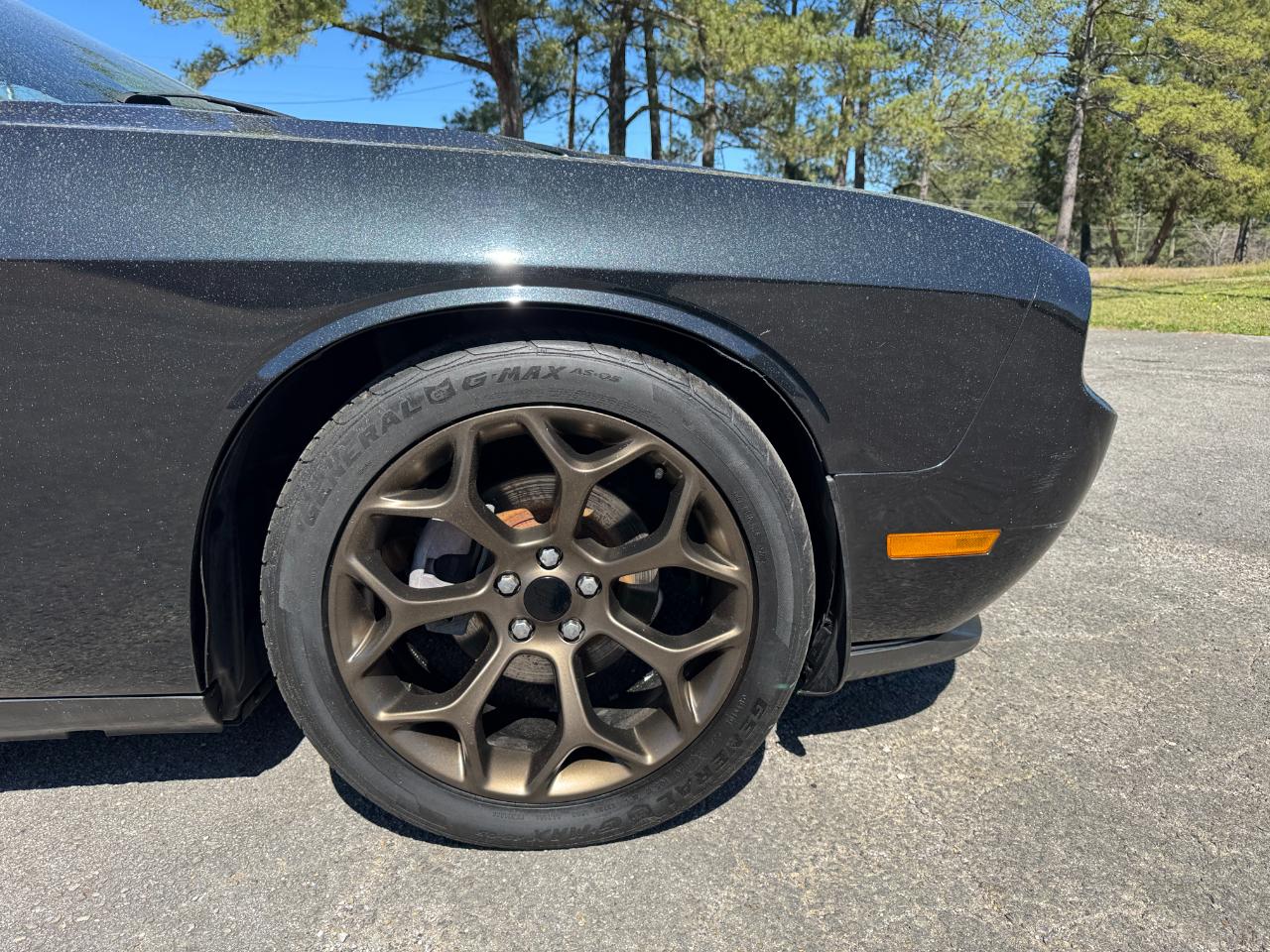 Dodge Challenger SE 2011