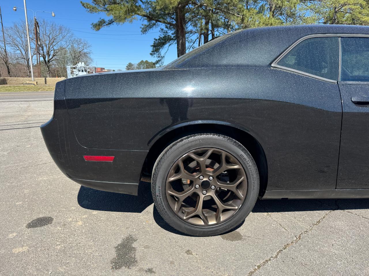 Dodge Challenger SE 2011