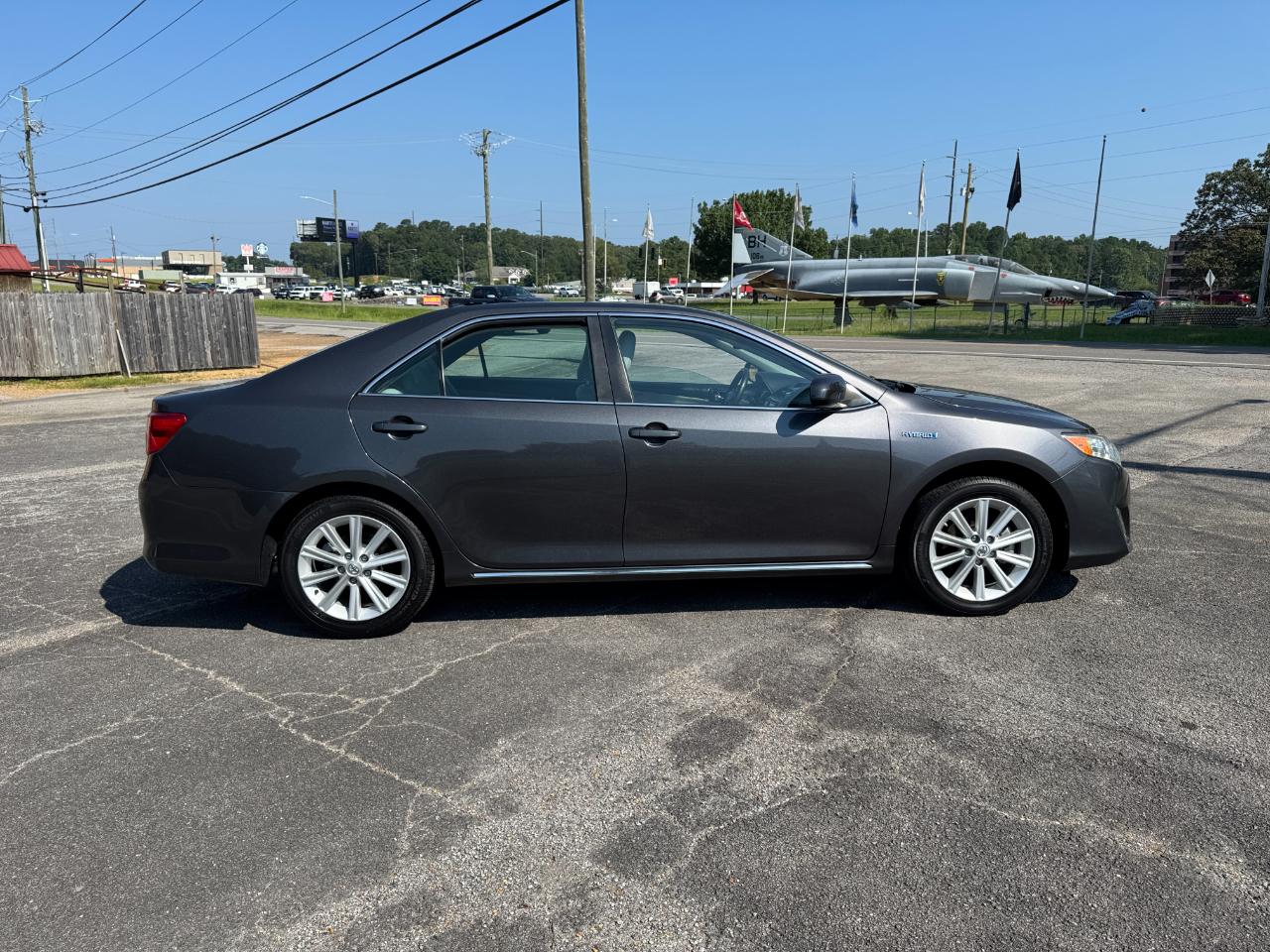 Toyota Camry Hybrid XLE 2014