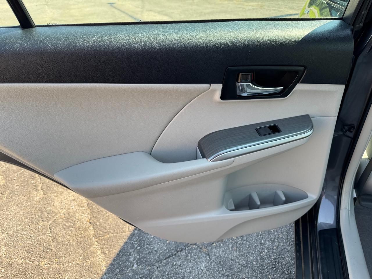 Toyota Camry Hybrid XLE 2014