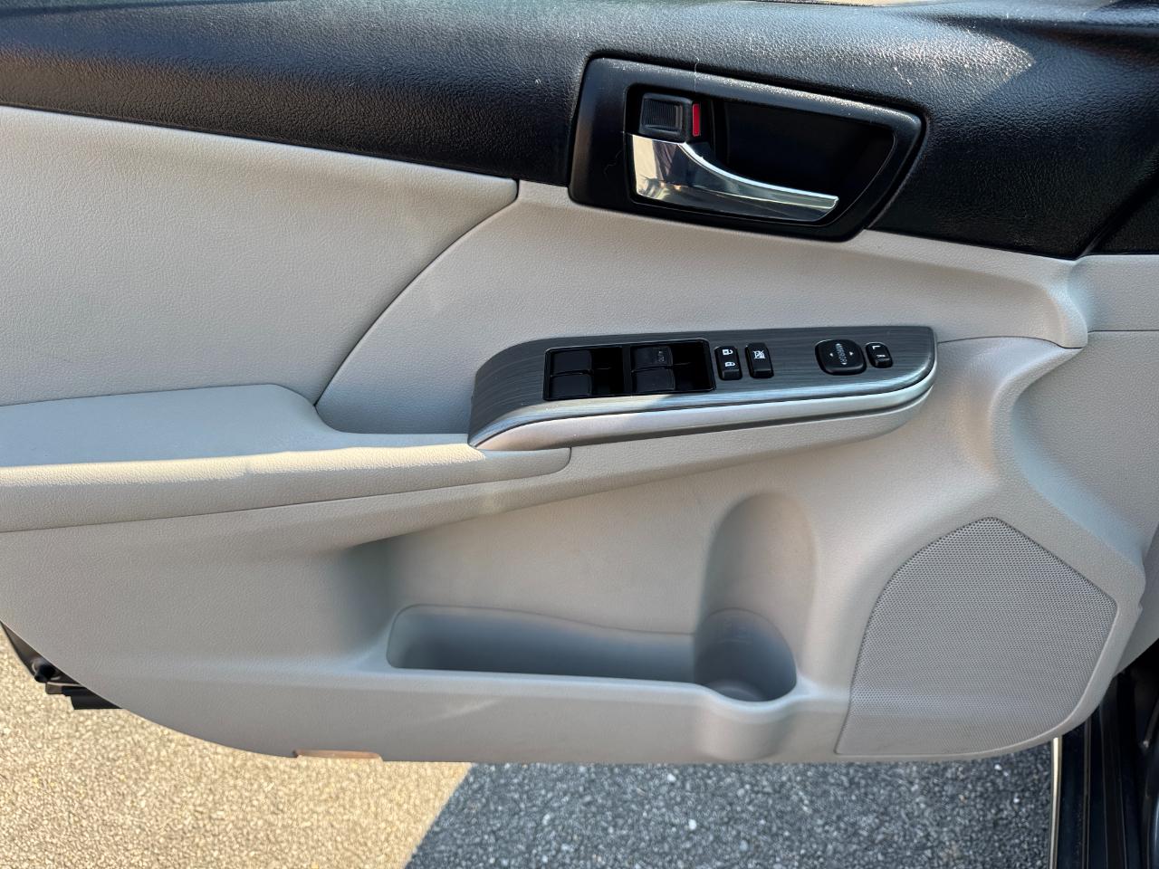 Toyota Camry Hybrid XLE 2014
