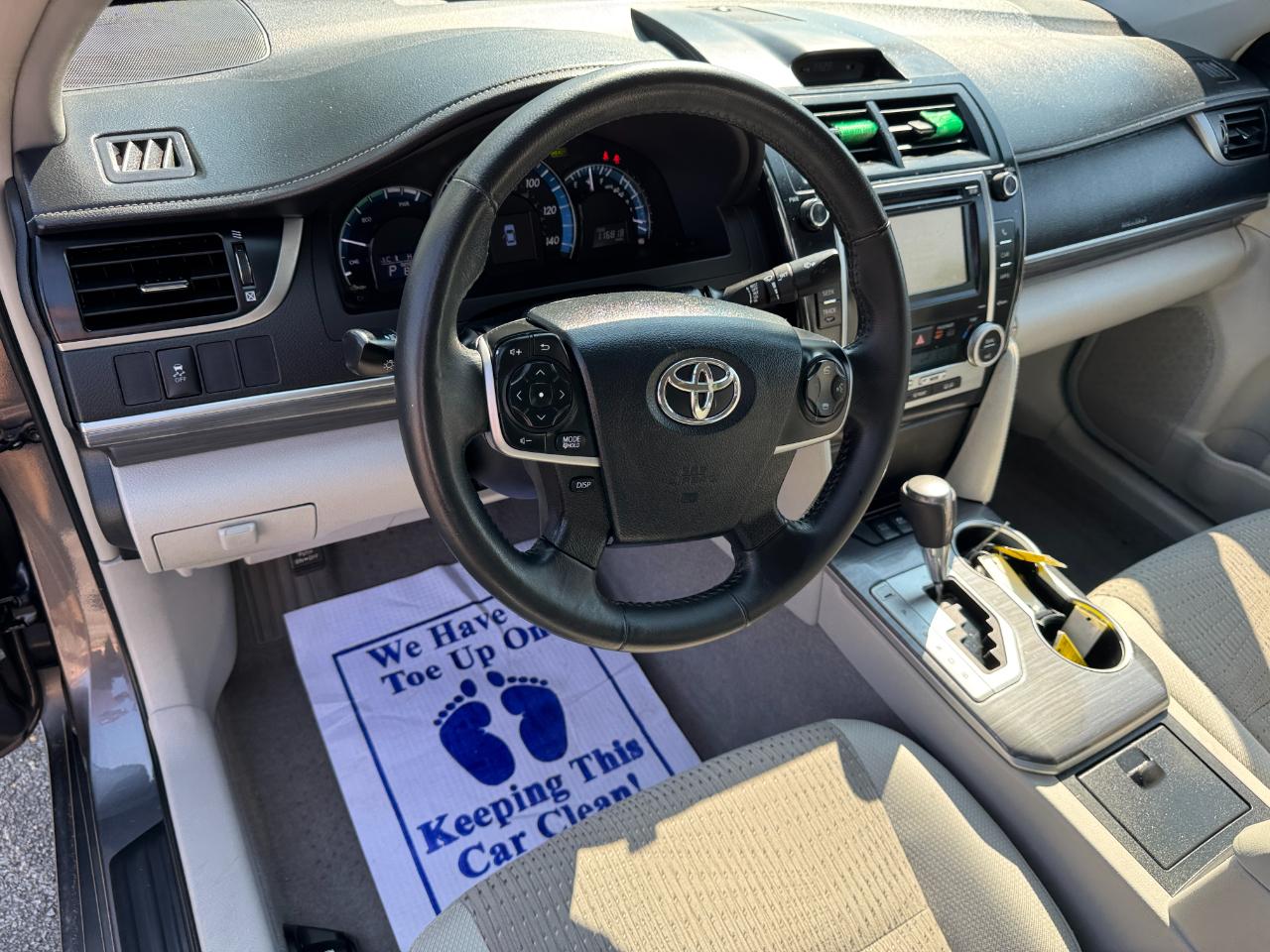 Toyota Camry Hybrid XLE 2014