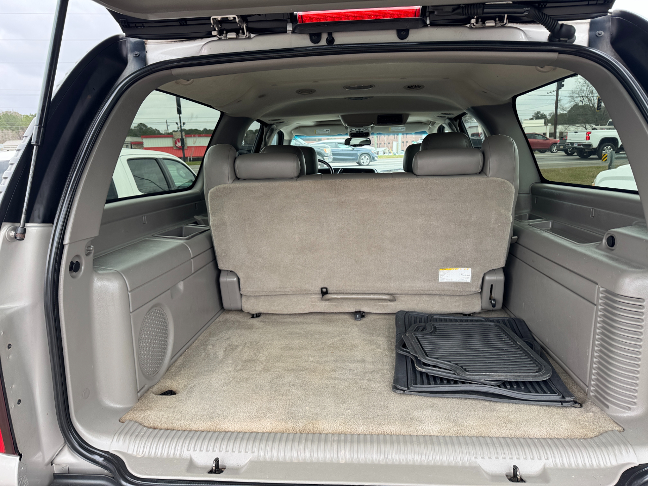 Chevrolet Suburban 1500 4WD w/1WT 2006