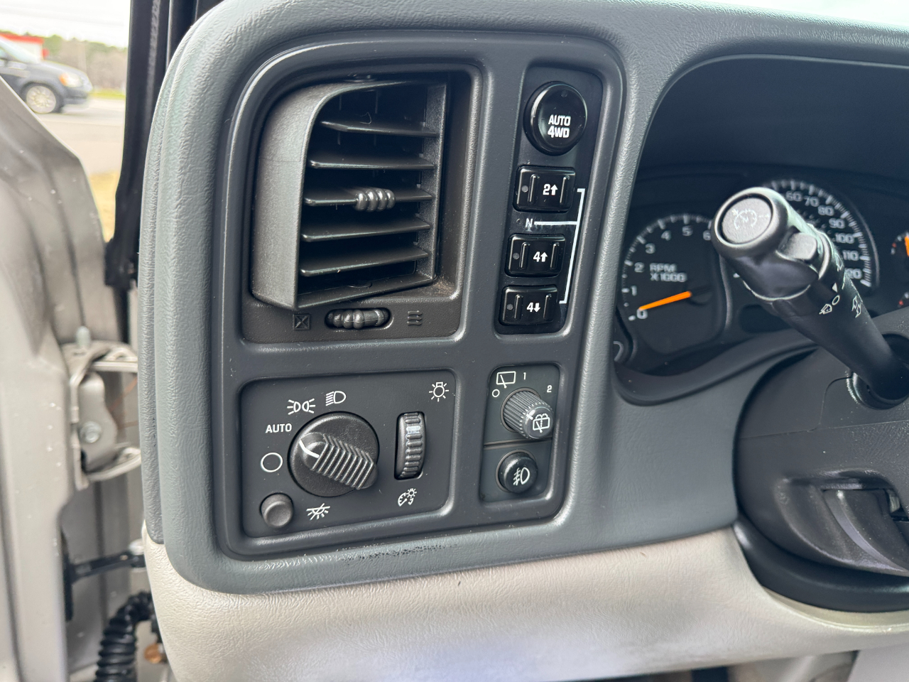 Chevrolet Suburban 1500 4WD w/1WT 2006