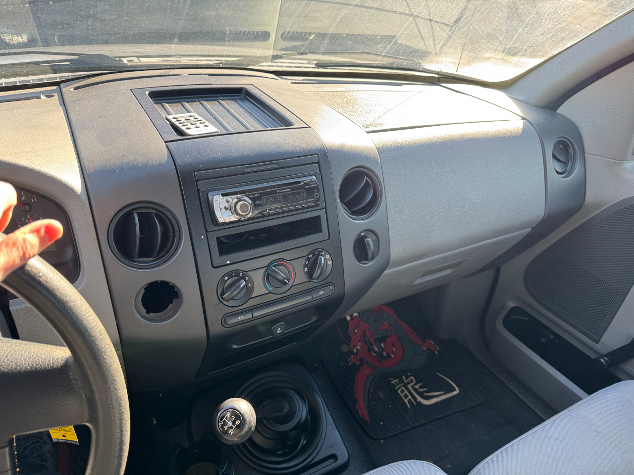 Ford F-150 XL 2WD 2005