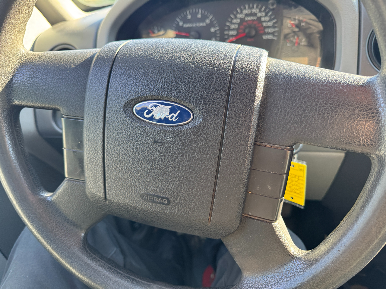 Ford F-150 XL 2WD 2005