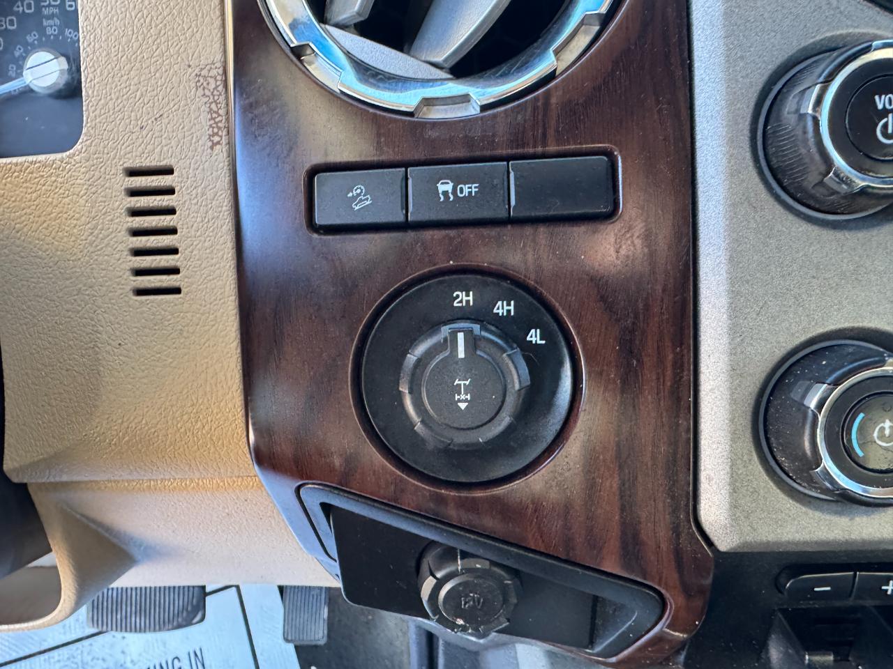 Ford F-250 SD Lariat Crew Cab Long Bed 4WD 2015